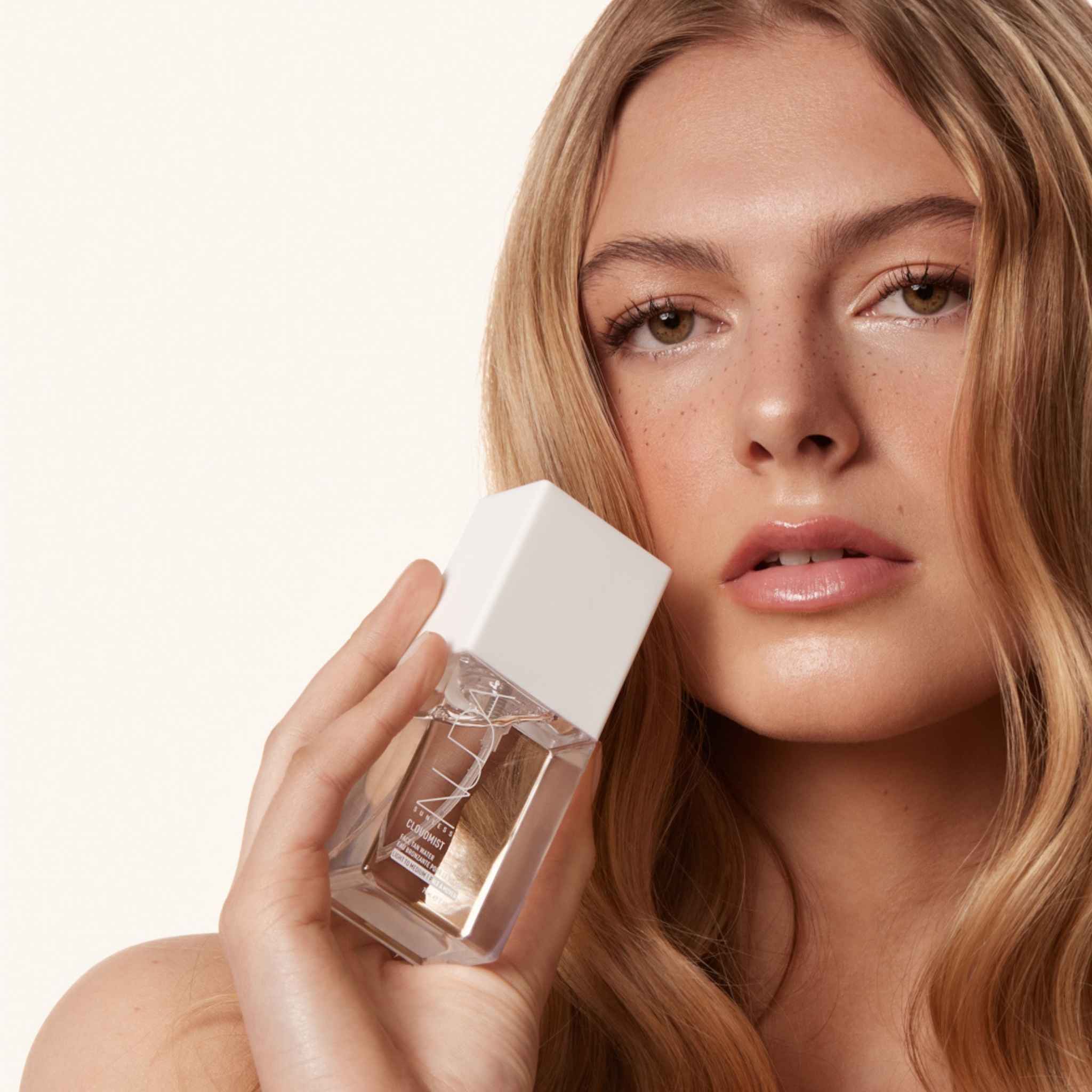 Nuda Cloudmist Moyen à Foncé | Eau autobronzante pour le visage - 75ml - Image 9